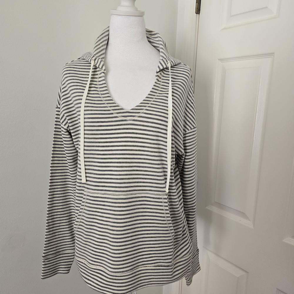 Max Studio V Neck Hooded Open Front Pocket Cream/Gray Top Sz. (Small)